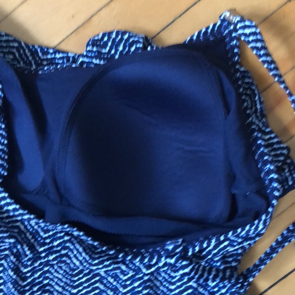 Full coverage one piece - Picture 3 of 3